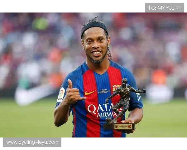 足球场上的华丽之星：球技与魅力并存的传奇球员风采解析